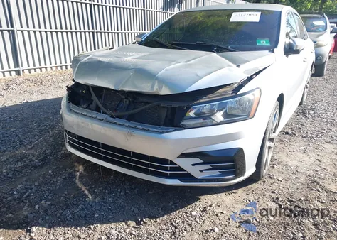 2016 Volkswagen Passat 1.8T R-Line из США, поврежденный, VIN 1VWAT7A31GC068407